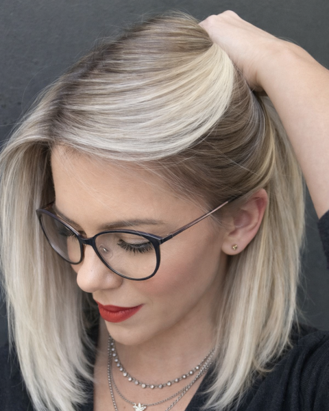 lodowato srebrzysty blond bob